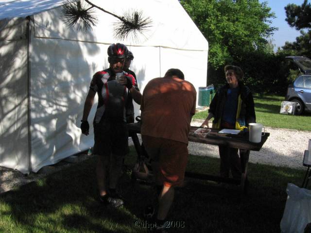 et0704.jpg